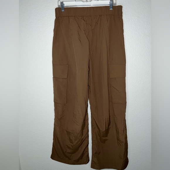 Halara Low Rise Wide Leg Casual Cargo Pants - Picture 6 of 9